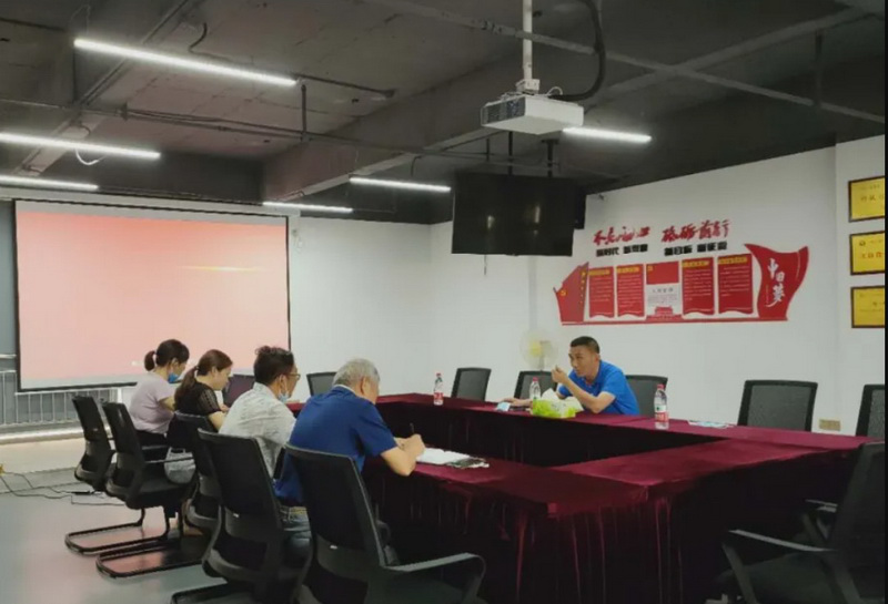 发挥桥梁纽带作用 助力营商环境优化——西陵区税务局莅临尊龙凯时调研指导工作(图2)