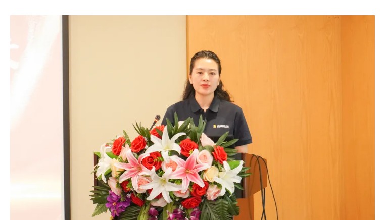 尊龙凯时集团召开2025战略峰会：锚定数据资产核心，擘画高质量发展新蓝图(图3)